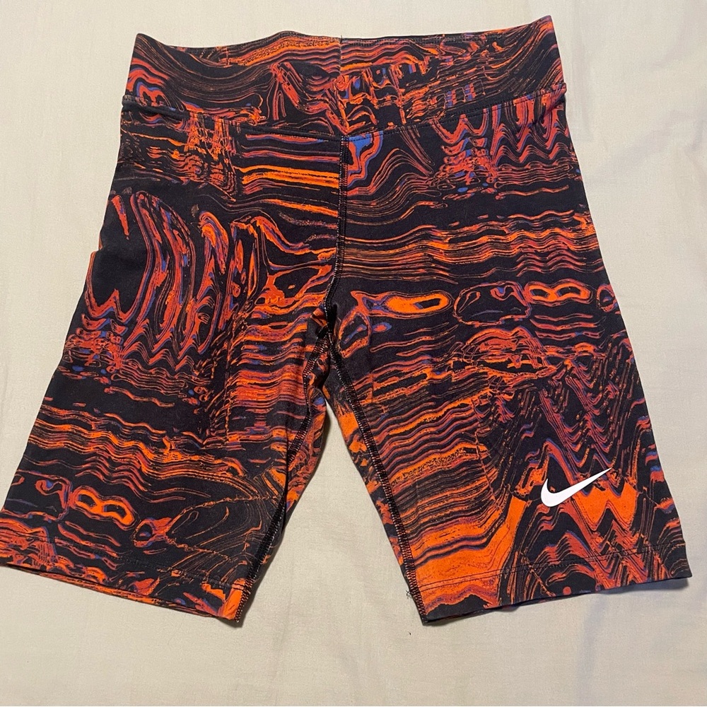 ⚡️CLEAROUT⚡️ Nike Orange and Black Patterned Shorts